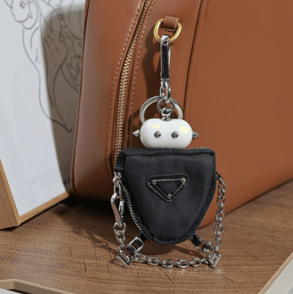 Classic Designer Robot Bag Charm Luxury Keychains Personalized Robot Pendant Handbag Charm For Women Men Accessories Key Chain Gift