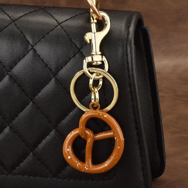 Pretzel Luxry Designer mushroom Charm Women Letter Co ch Keychain Cherry Keychain Bag Charm Decoration Co ch topiaKey Rings Cherry Resin Lanyards Dhgate 2025