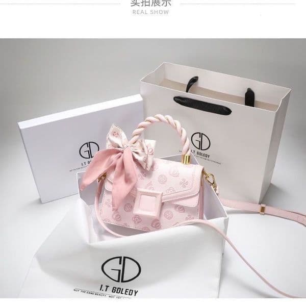 Luxury Brand Designer Bag Valentine's Day IT Girl Pink Bag High-End Niche Light Luxury Brand Bag 2023 New Textured Crossbody Bag