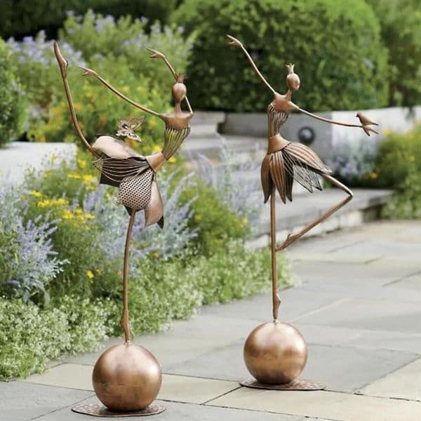 Metal Garden Statues Ornament Vintage Dancing Girl Garden Statue Decor Waterproof Fade Resistant Ornament Outdoor Decoration
