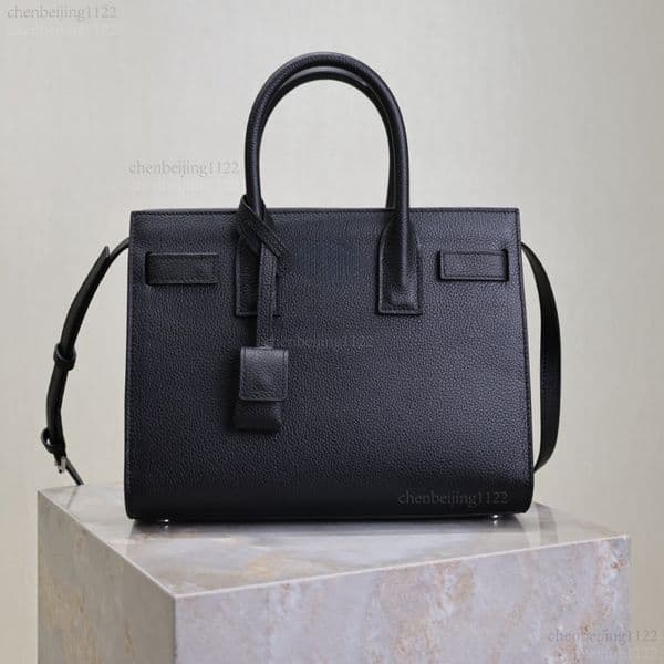 99A high-quality crossbody bag with a shoulder strap. It is the masterpiece of a top designer. The imported cowhide material gives it an unparalleled texture.