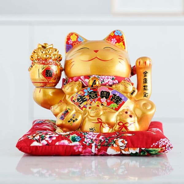 7.5 Inch Ceramic Maneki Neko Ornament Gold Porcelain Lucky Fortune Cat Chinese Feng Shui Decoration Beckoning Cat Waving Arm