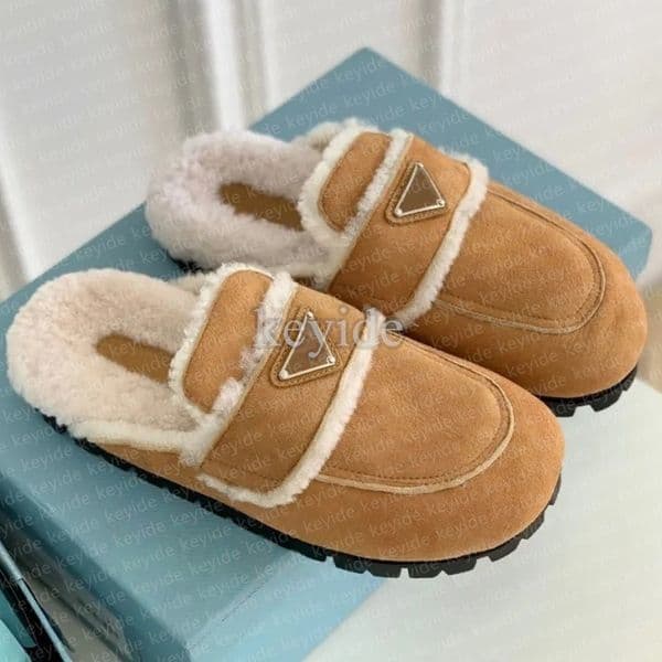 Women Designer Sandals Flat Comfort Clog Fluffy Round Toe Wool Slippers Trendy Suede Casual Mule Shoes Luxury Fur Slides