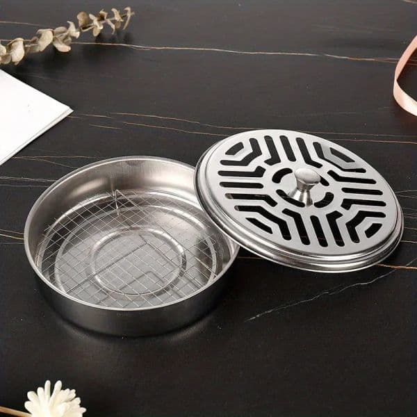 Fireproof Iron Mosquito Coil Box Rotundity Serrated Lid Outdoor Aromatherapy Tray for Summer Camping Nights Tools