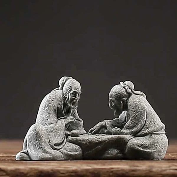 1PC Miniature Landscaping Decorations People Figurines Chinese Elder Statues Playing Chess Landscape Bonsai 250711BJ