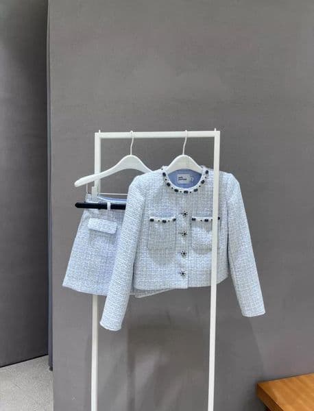 Xiaoxiangfeng temperament Self Portrait Mist Blue diamond studded short jacket+A-line skirt, coarse tweed skirt