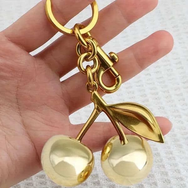 Keychain Designer High Quty Texture Golden Cherry Shiny Resin Metal Charm for Bag Purse Decoration Gift L260525ULEW