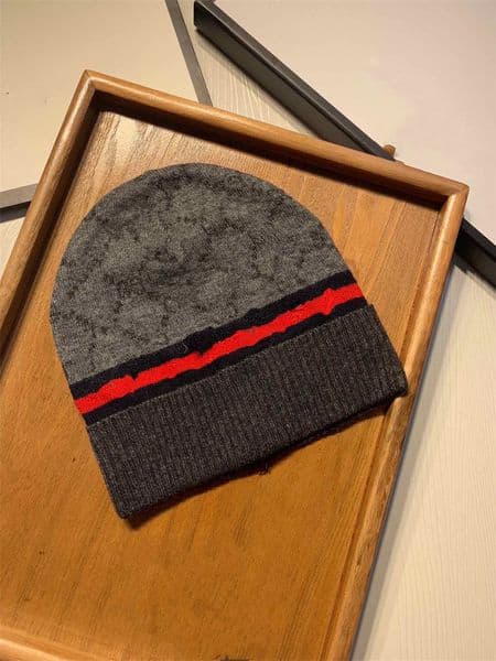Classic Designer Autumn Winter Hot Style Beanie Hats Men and Women Fashion Universal Knitted Cap Autumn Wool Outdoor Warm Skull Caps