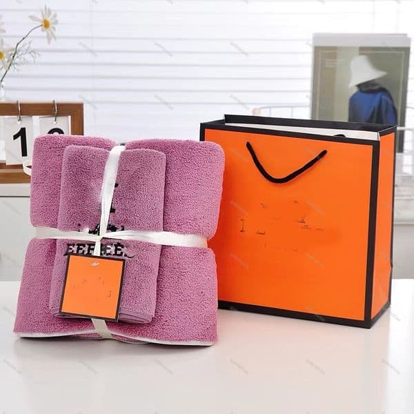 2026 Designer Bath Towel Set Luxury 2-Pack Coral Velvet Towels - High Absorbency Quick Dry & Beach Towels, Non-Fade Home/Travel Free Shipping Shipping