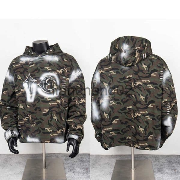 Special Dress Niche Brand Thug Club Camouflage Hoodie High Quality Graffiti Embroidery LabelCasual Men Pullover J250721
