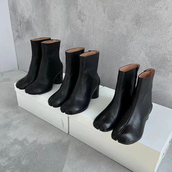 Tabi Luxury designer Top quality genuine leather thick heel round head fashion ankle neutral split toe boots New Classic Style Factory siz 35-45 with box