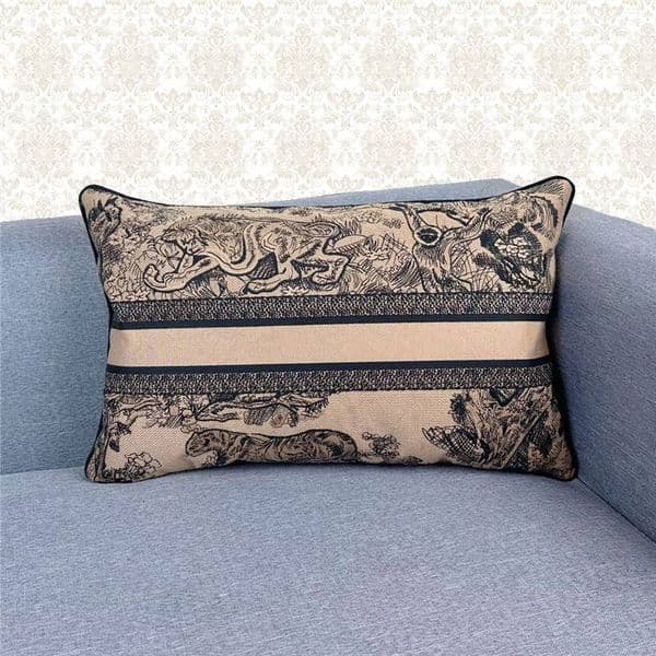 2026 European Style High-Quality Embroidered Luxury Pillow Cushion cologne New Home Club Decoration 2 Size perfume Style With Core Free Shipping