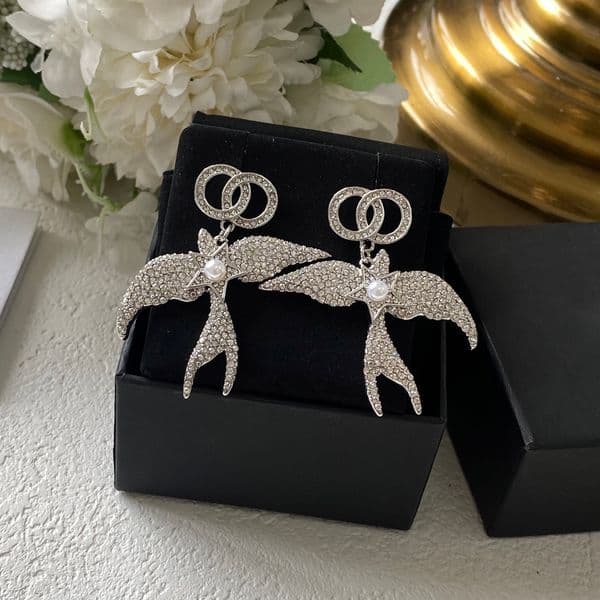Never Fading Crystal Designer Ear Stud Earrings Pearl Real Gold Brass Copper Stamp Letter Earring Fashion Womens Elegance Wedding Party Jewelry Accessories