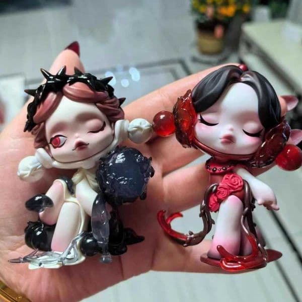 1 Made in China SKULLPANDA The Ink Plum Blossom Series Blind Box Toys Anime Action Figure Surprise Mystery Box Dolls Gift L250723 Y260516 Y260528
