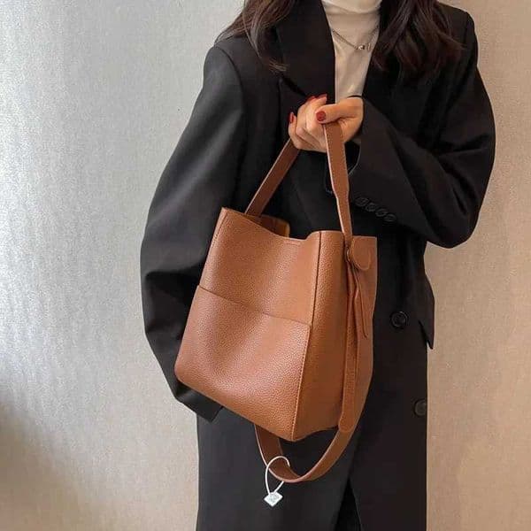 Bucket Shoder Side Bags for Wen 2023 Fem Designers Trend Small Leather Crossbody Bag Handbags and Purses Y250723