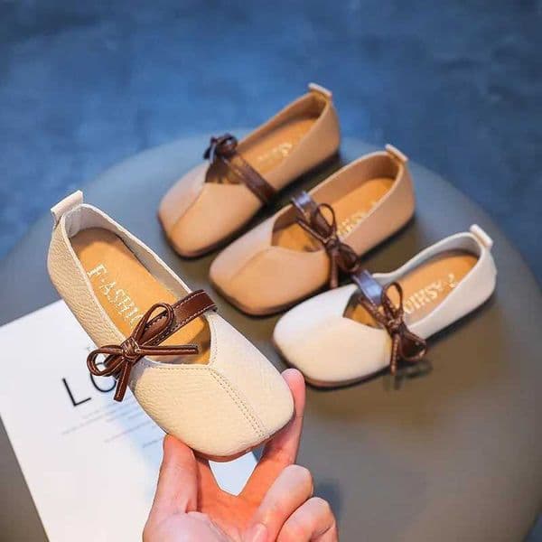 Girls Soft Sole Casual Bean 2024 Spring Autumn New Flats Childrens Sweet Princess Fashion Shoes for Party Wedding Show X Y260202