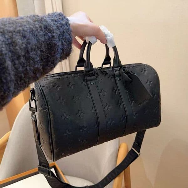 Large capacity short distance travel bag cowhide mens bag sports pillow bag trendy street shoulder handbag crossbody bag casual bag