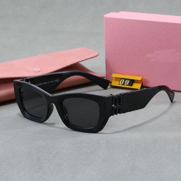 Sunglasses Designer Sunglasses For Women Mens Fashion Beach Sun Glasses Trendy Classic Square Metal Legs Letter Design Cat Eye Eyeglasses Oval Luxury Sunglasses MM
