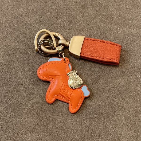 Designer Keychains Lanyards Luxury Bag Charms Key Chains PU Leather New Fashion Keychain Accessories Animal Pendant Cartoon Orange Horse Keyrings Ring Holder