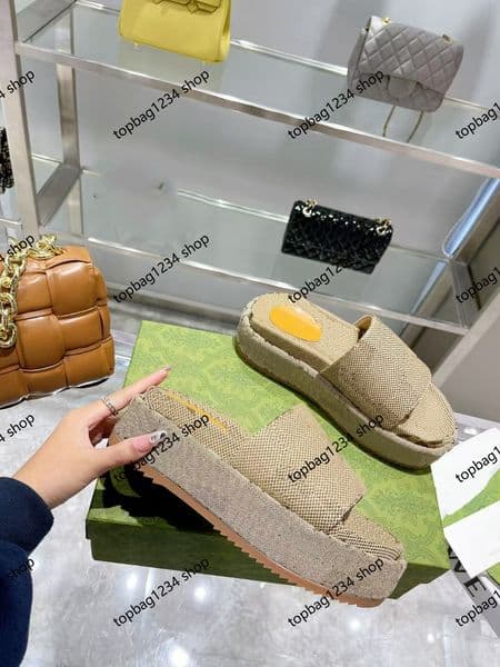 10A womens summer chunky slipper slides Ladies Slippers Brand Designer shoes Sandals Flat Heel Fashion Versatile Leather Casual Comfort Size 35-44 With box dust bag