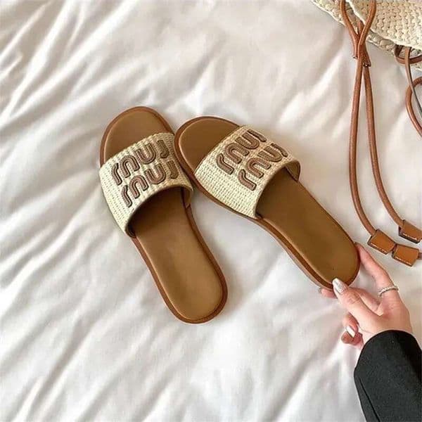 Designer Slippers for Women - Fashionable Woven Flat Sandals Indoor/Outdoor Use Q251217