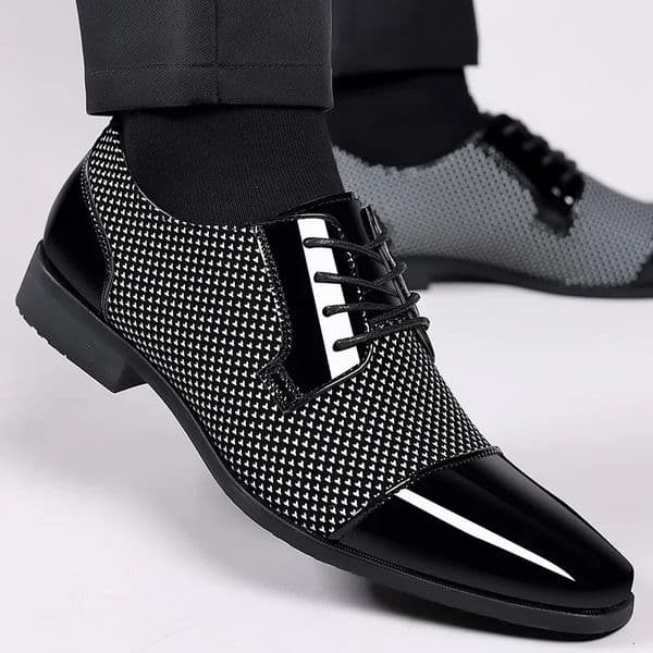 Trending Classic Men Dress Shoes For Men Oxfords Patent Leather Shoes Lace Up Formal Black Leather Wedding Party Shoes 250724