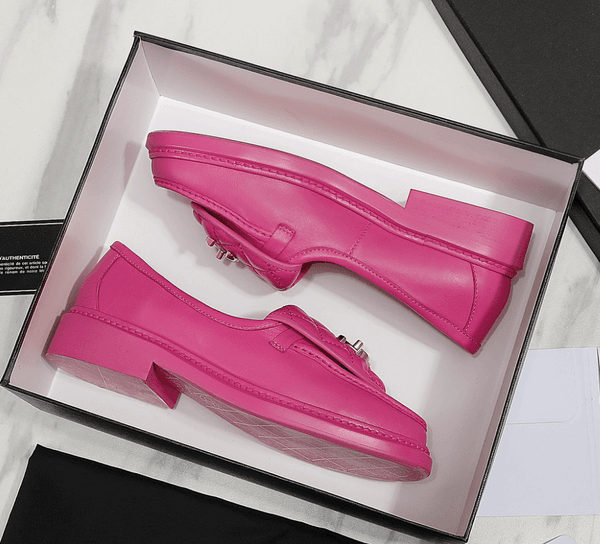 Pop Women Casual Loafer Flats Lambskin Quilted Turnlock Loafer Flats Black White Pink Casual Shoes Slip on Luxury Designer Women Pop Dress Shoes Chunk Heel