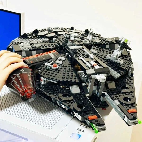 New 1579pcs Millennium Dark Spaceship Model 75389 Building Blocks Battle Series Toys Adult Boy Birthday Gift T251101