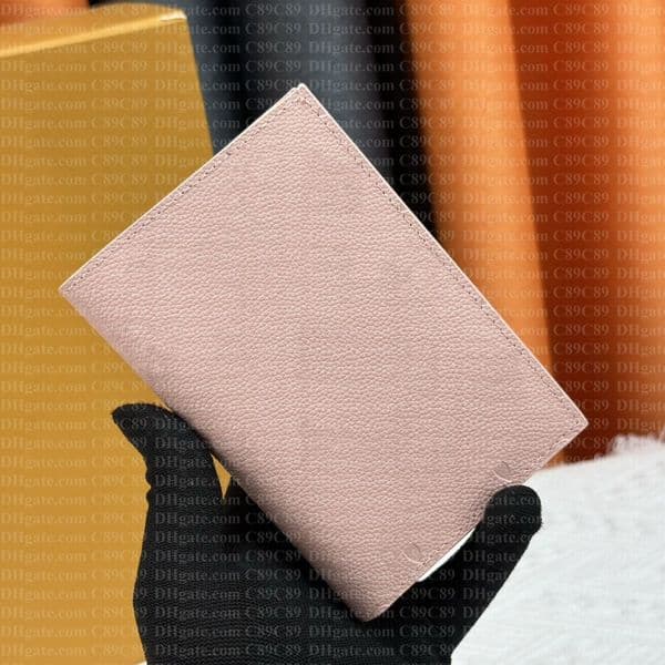 Designer Passport Holders 10A Passport Cover Book Designer Card Holder Womens Fashion Passport Protection Case Credit Card Holder Genuine Leather Wallet With Box