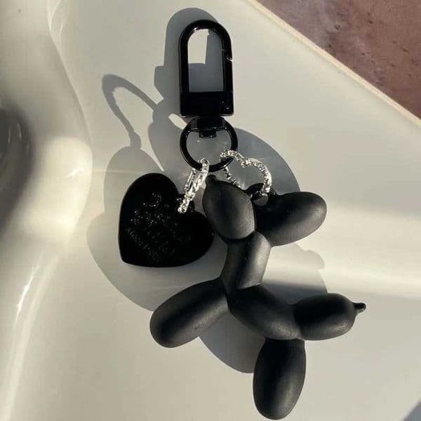Fashion keychain punk Y2K balloon dog keychain womens bag pendant jewelry pavilion girl car keychain accessories W250402