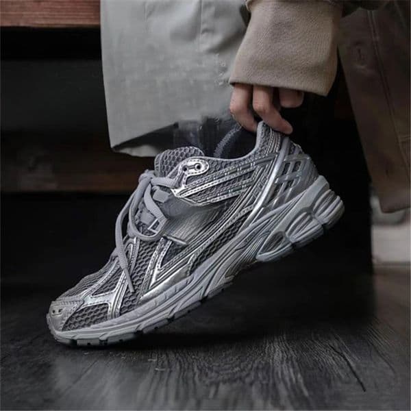 New designer shoes multifunctional integrated liquid silver unisex running sports breathable casual letter shoes