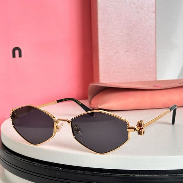 occhiali da sole Miss Classic Black Polygonal Lens Sunglasses MU98AV Side Metal Letter Pattern Driving Travel Top Quality Glasses UV400
