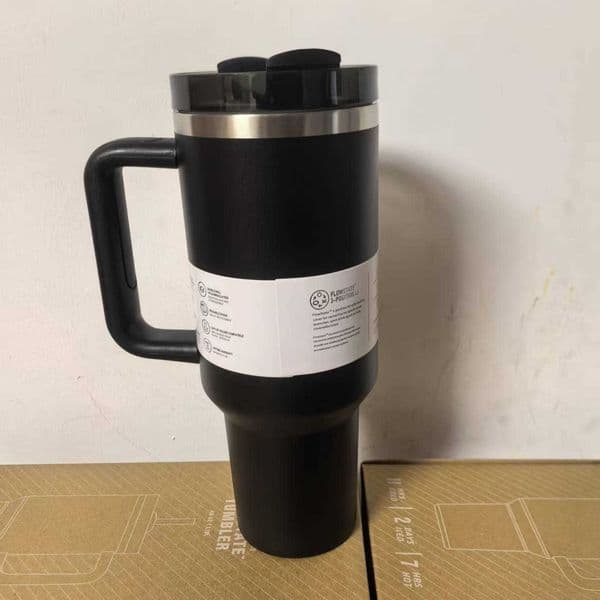 2026 New 2025 Handle Straw Lid Stainless Steel 30oz/40oz Vacuum Insulated Car Mug Double Wall Thermal Iced Travel Cup 26Y0116