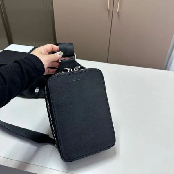 Black Bum Bag Leather Sling Bag Men Designer Chest Bag Designers Bumbag Women Crossbody Fannypack Square Brand Coin Purse Travelling Shoulder Bag