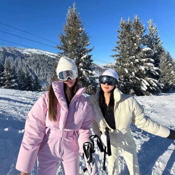 Women's Winter Ski Jacket with Belt - Thickened Warm Padded Snow Coat, Waist-Cinching Hooded Parka for Snow Sports
