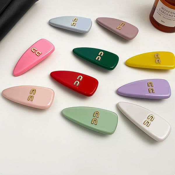 Designer Letters Hair Clip Metal Duckbill Clips Women Girls Retro Hair Pin Bangs Clip Vintage Simple Barrettes Head Accessories