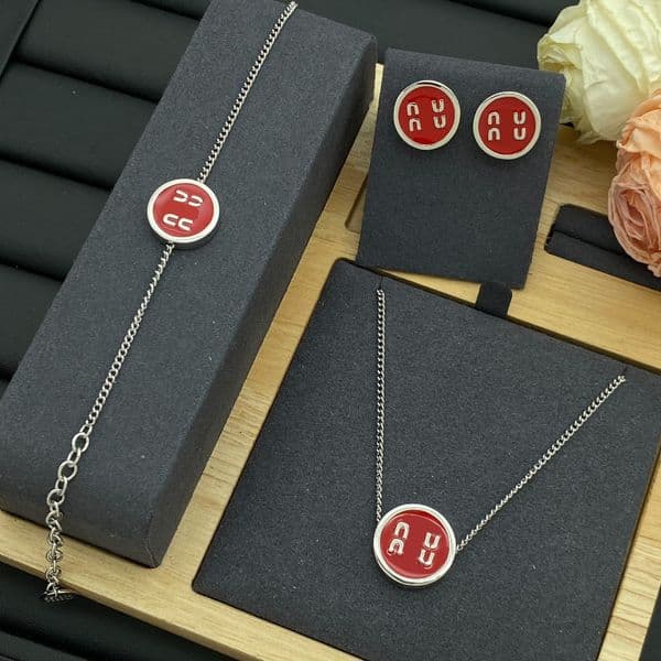 Designer Women's Necklace Bracelet Earrings Set Classic Letter Design Necklace and Bracelet Diamond and Pearl Necklace Luxury Jewelry Set Holiday Gift