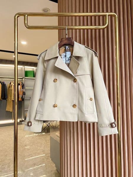 Latest off shoulder designer women's 2025 double row button coat, top-quality women's jacket, slim fit windbreaker, short windbreaker
