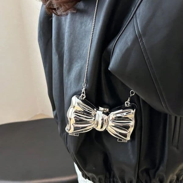 Mini Electroplated Silver Metal Shiny Bow Clutch Bag Womens Personalized Fashion Chain Cosmetic Crossbody Bag Coin Wallet R251107