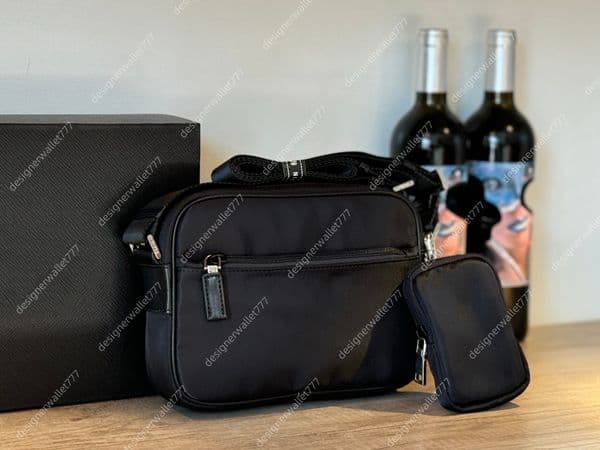 Luxury womens mens designer bag black nylon shoulder bags men messenger bag pradcrossbody bag with small wallet purse high quality