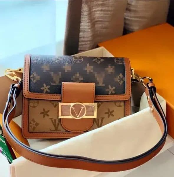 Shion Gold 45678218 Chain Bags, High-Quality Crossbody Bags