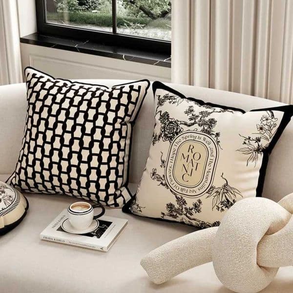 Pillow Case Retro Black Flora Pillow Cover Ivory Sofa Cushion Case Chinese Luxury Velvet Home Cojines Elegant Chair Bedding Coussin Decorate Y251110