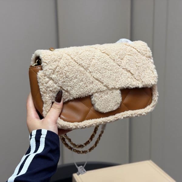 Womens Fuzzy Teddy Shoulder Bag Luxury Design with Box Flap Crossbody Purse Chain Strap - Korean Fashion Handbag Clutch