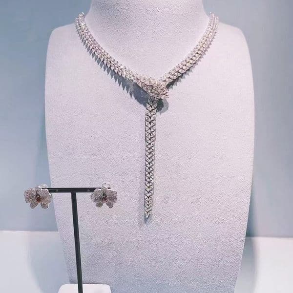 Designer's high-quality jewelry sparkling necklace light luxury elegant Chinese style birthday gift wedding party infinite charm