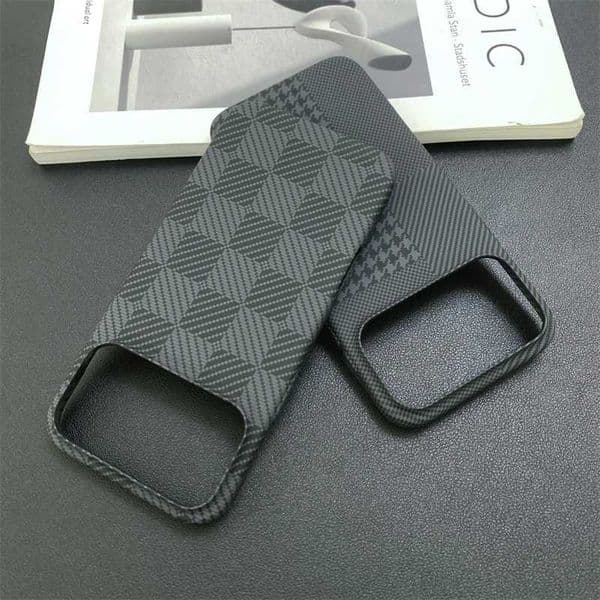 Slim Carbon Fiber Shockproof Matte Case for iPhone 17 Pro Max 16 15 14 13 Luxury Checkered Pattern Contrast Color Bumper Cover H251110