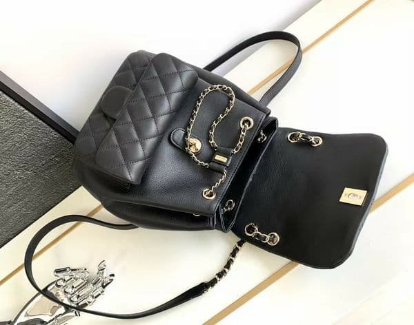 High Quality Designer Chain String Backpacks Diamond Pattern Calfskin Leather Shoulder Bag Gold Hardware Front Magnetic Snap Pocket Backpack Women Luxury Purse