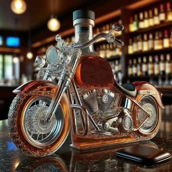 Wine Decanter Motorcycle Shape Glass Aerator Decanter Vintage Liquor Aerator Desk Decor For Whisky Champagne Vodka Bar Kitchen 251106BJ