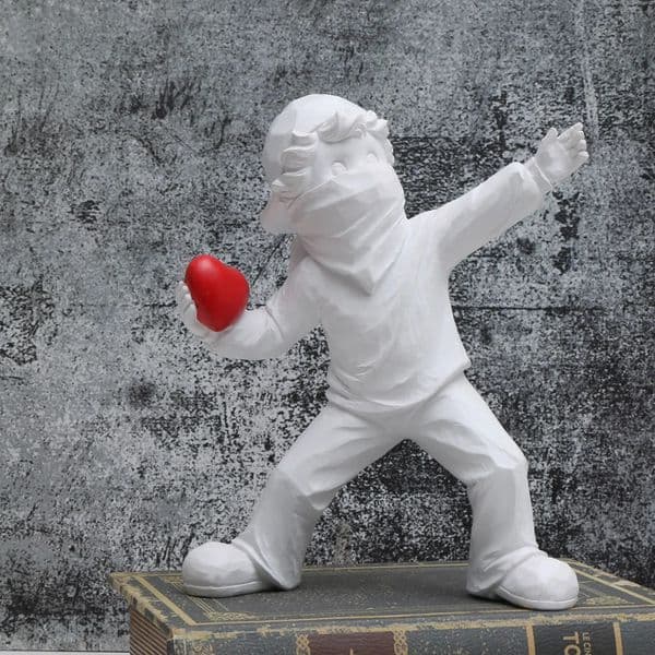 1 pc Resin Love Sculptures Stone Thrower Statue Home Decoration Desk Accessories Collectible Figurine Decorative Interior 250407