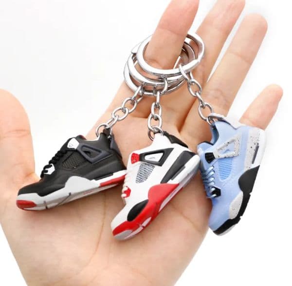 146 Styles Designer 3D Basketball Shoes Keychain Plastic Vinyl Stereoscopic Sneakers Keychains For Women Man Kids Bag Pendant Gift Sport Shoe Keyring Z260505