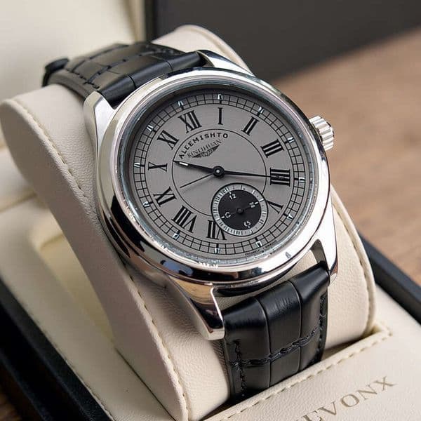 Simple and stylish men's watch quartz watch with leather strap